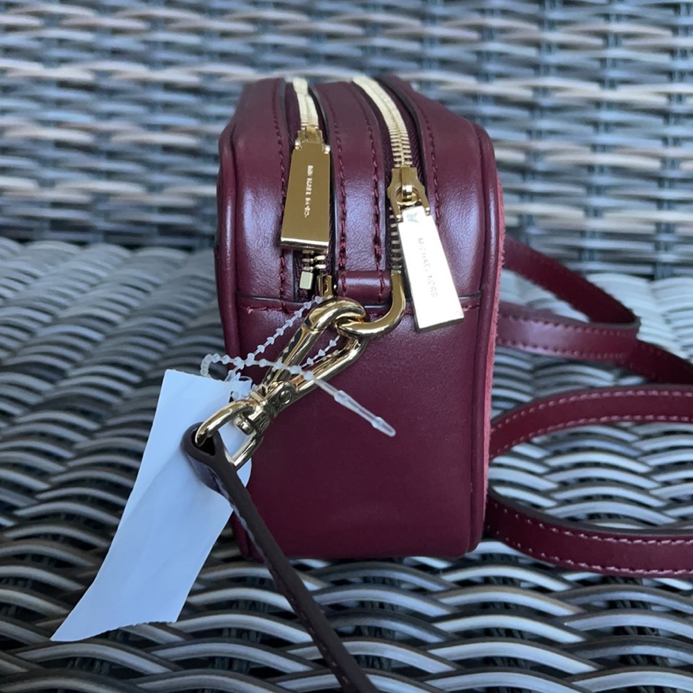 Michael Kors Small Camera Bag Ox Blood North/South - Picture 13 of 16